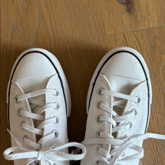 Converse Women’s All Star Platform Low Top Canvas Sneaker. Size 7.5 - Picture 2 of 6